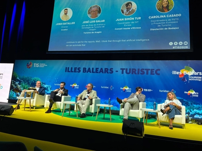INVAT·TUR destaca en el TIS Sevilla el papel de la innovación y la inteligencia turística para mejorar la gestión de los destinos